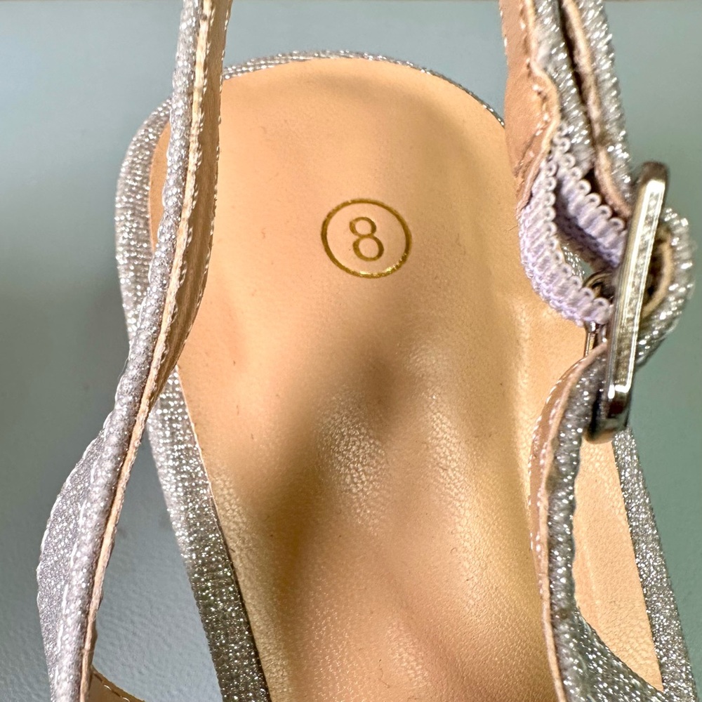 Silver heels - Picture 6 of 6